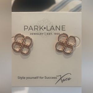 Park Lane earrings Clover